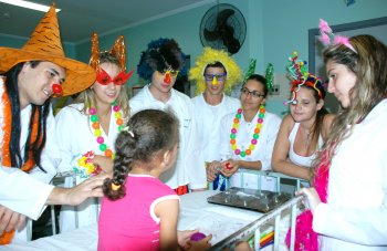 ‘Acadêmicos da Alegria’ auxilia na recuperação de pacientes